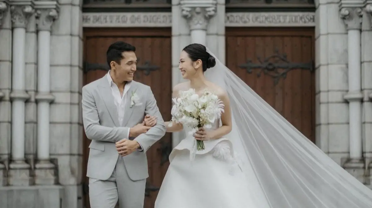 Jojo resmi menikahi sang kekasih, Shania, pada Sabtu 1 Desember 2023 di Gereja Katedral Jakarta. (Sumber : Instagram @shanju)