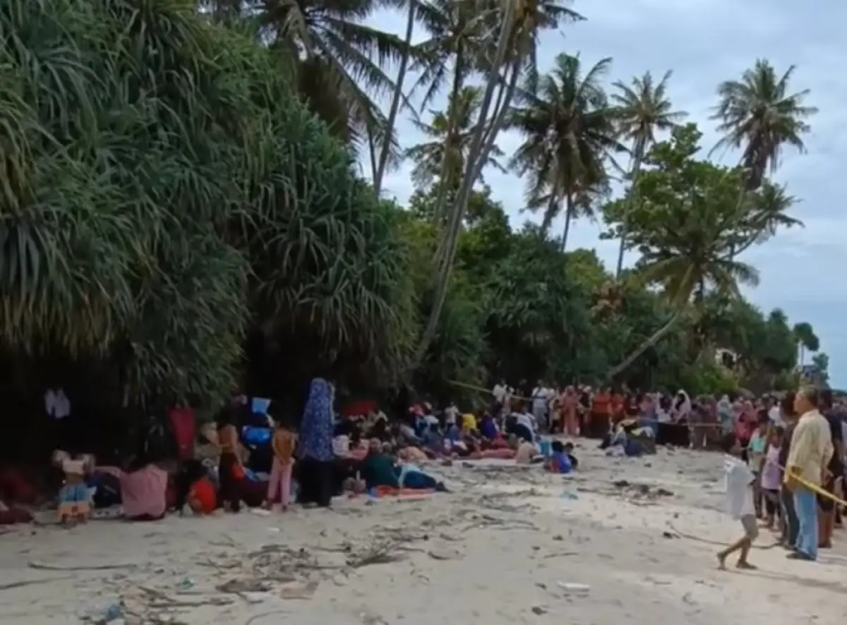 penampakan pengungsi Rohingya mendarat di Sabang. (Sumber : instagram @sisiterang.official)