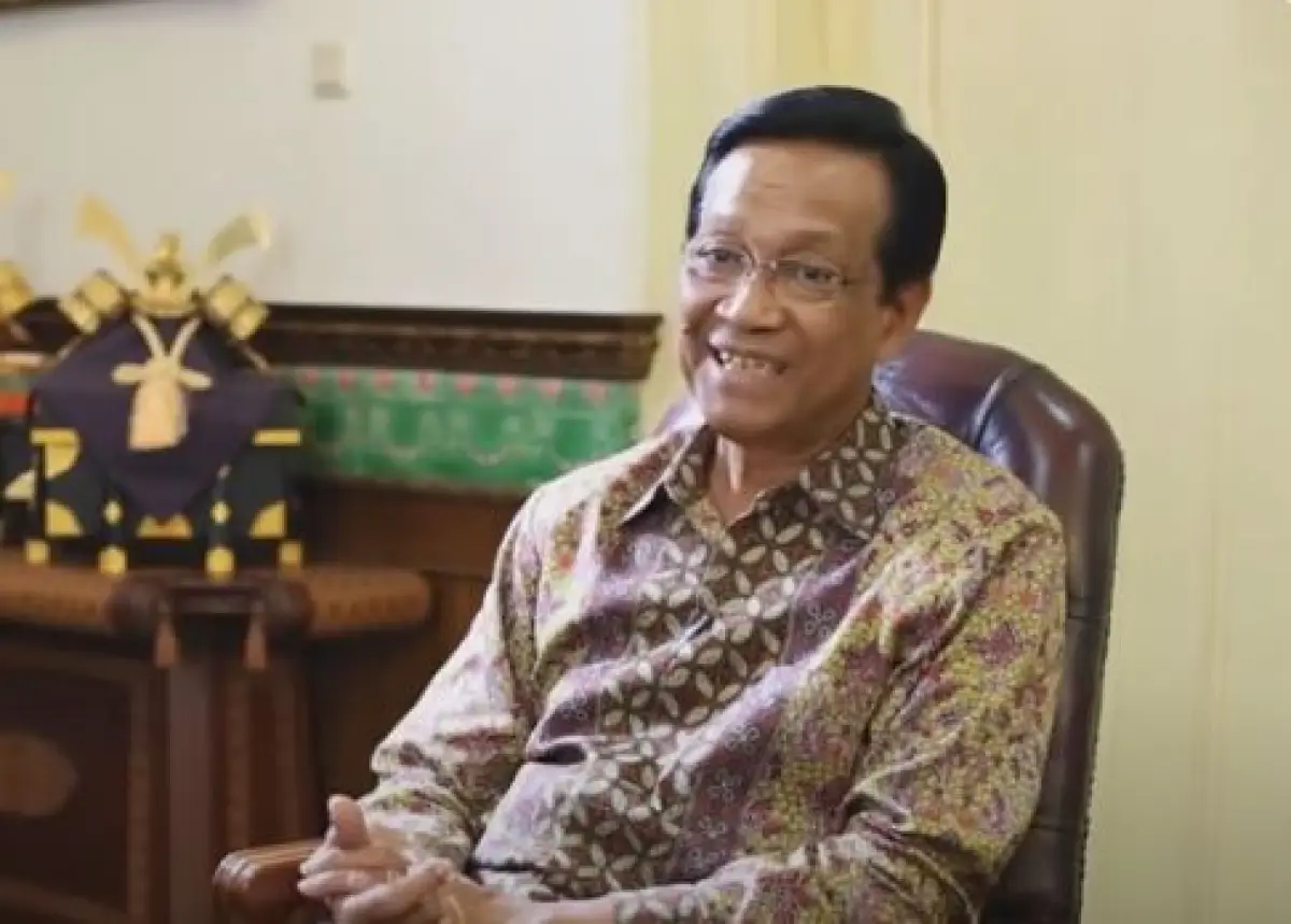 Jawaban santai Sultan Hamengku Buwono X soal komentar Ade Armando politik dinasti di DIY (Sumber : YouTube Kraton Jogja)