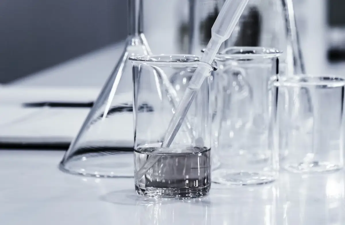 Ilustrasi asam sulfat (Sumber : Unsplash/ Hans Reniers)