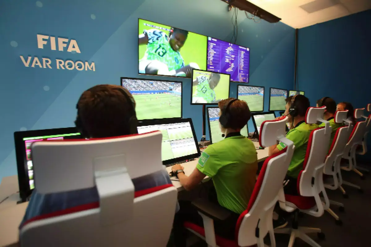 PT LIB menghadirkan 15 VAR dalam Liga 1 2023-2024, dengan investasi mencapai lebih dari Rp100 miliar. (Sumber : FIFA)