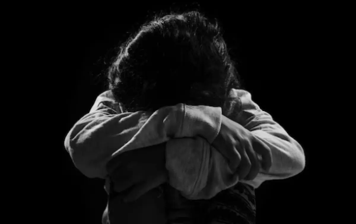 Ilustrasi | Kesaksian AKE tentang kematian anggota keluarganya di Desa Saptorenggo, Malang. (Sumber : Freepik/rembolle)