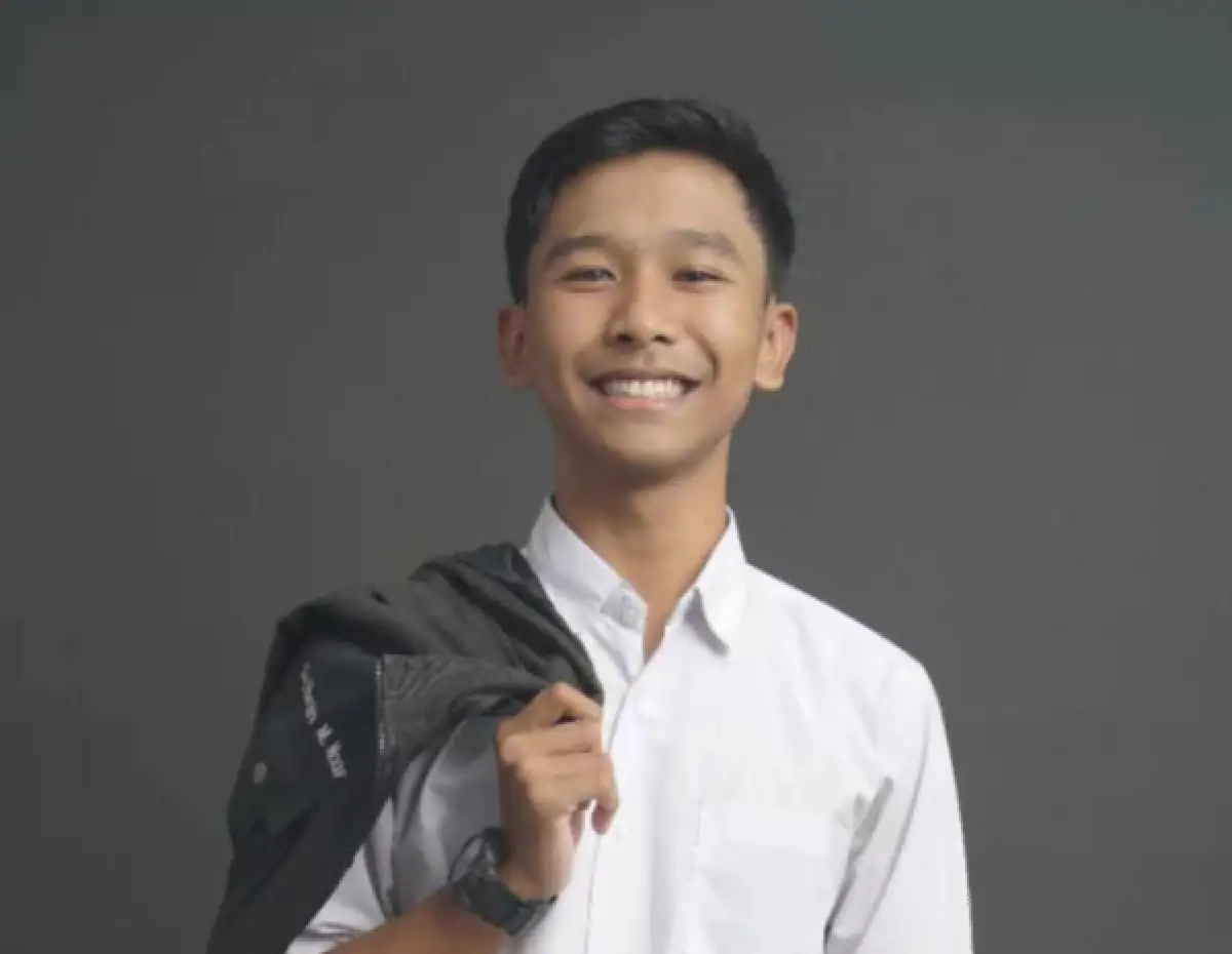 Sosok Ketua BEM UGM, yang menuai kontroversi usai nobatkan presiden alumni paling memalukan di UGM (Sumber : instagram @gielbranmnoor)