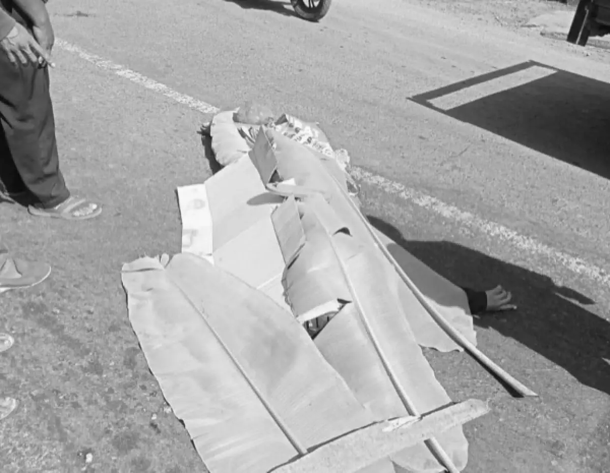 lakalantas Motor vs Truk depan Kantor Imigrasi Mangkang (Sumber : instagram @kendal.ra)