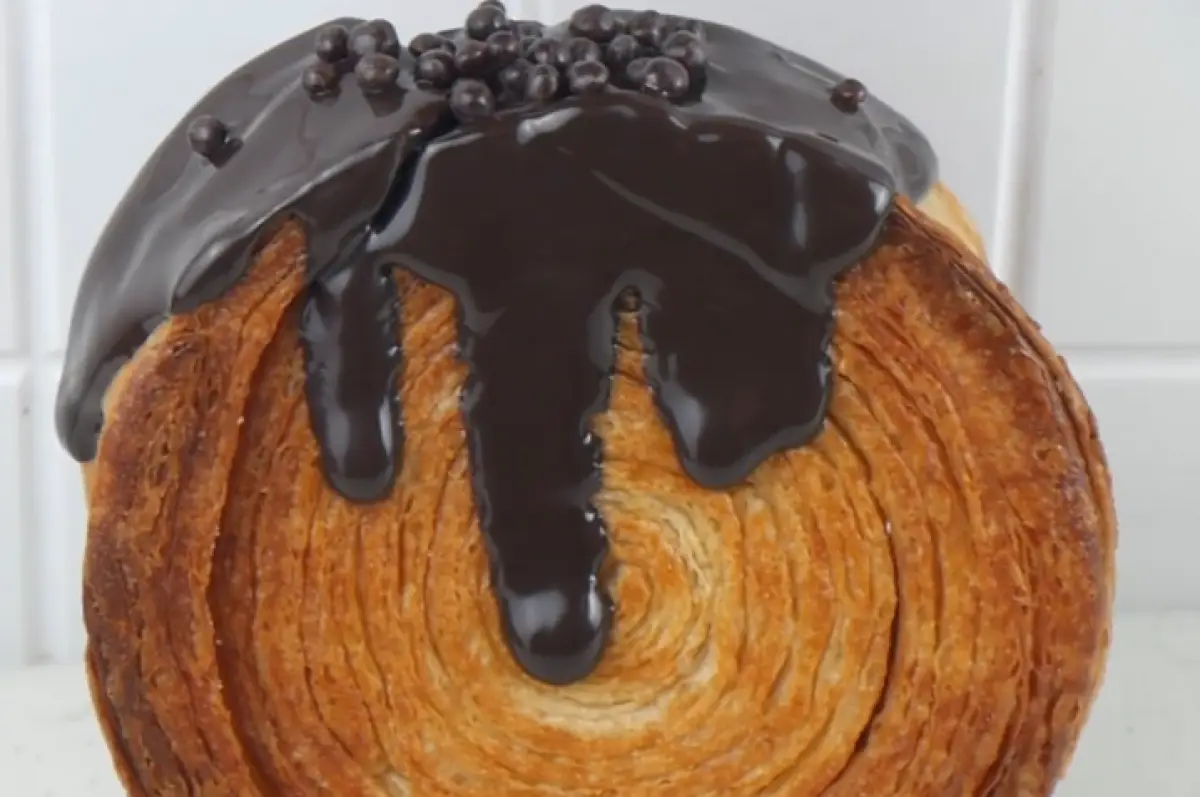 Resep cromboloni (croissant bomboloni) atau New York Roll yang sedang viral karena dijual Monsieur Spoon. (Sumber : Instagram @kristanto_pd)