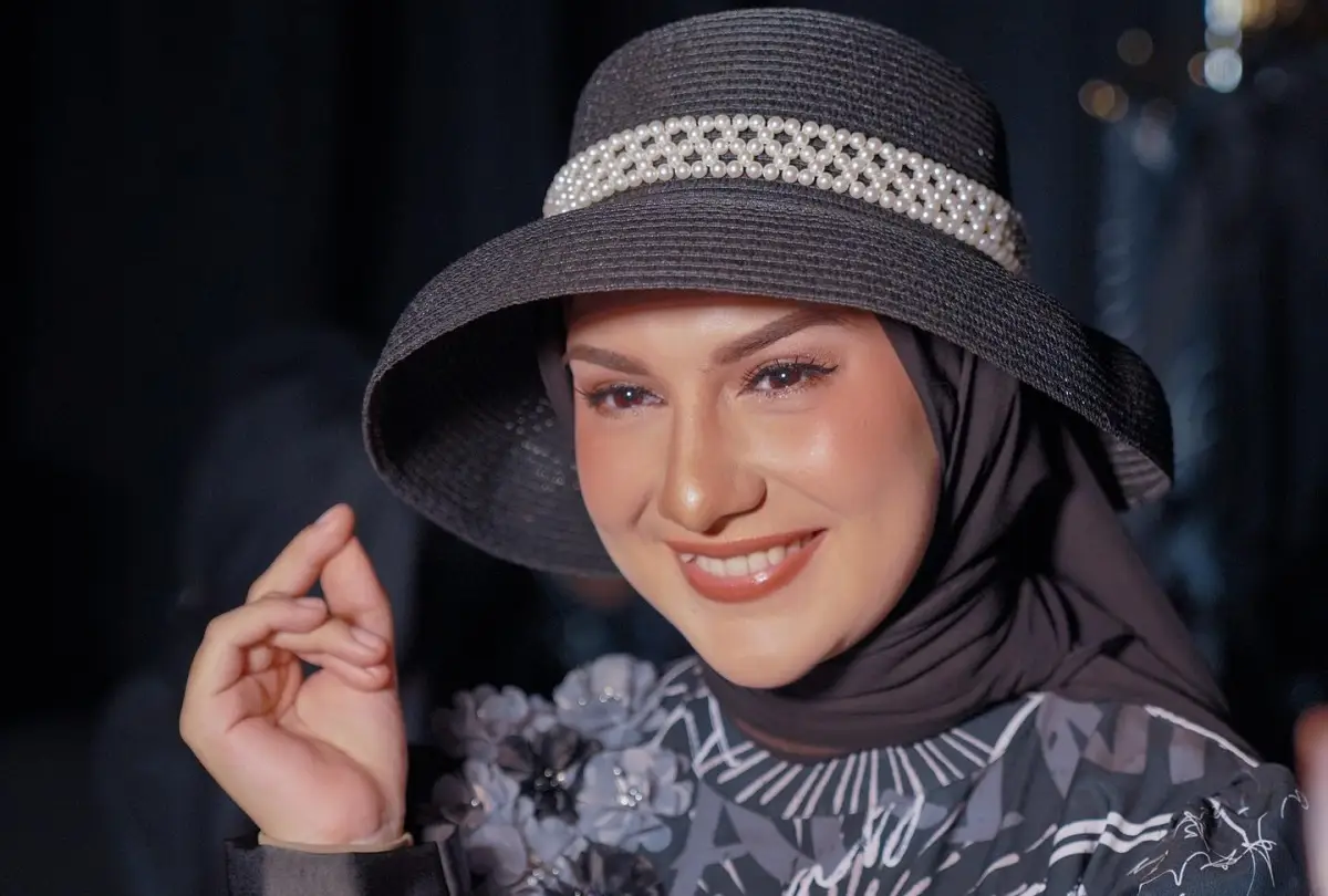 Irish Bella tampaknya masih enggan menanggapi kabar penangkapan Ammar Zoni ketiga kalinya karena narkoba, ia pilih mengenalkan teman baru anaknya di rumah. (Sumber : Instagram @_irishbella_)