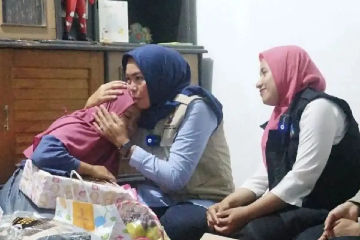 Pemulihan psikologis AKE yang kehilangan keluarganya dalam peristiwa bunuh diri. (Sumber : Polres Malang)