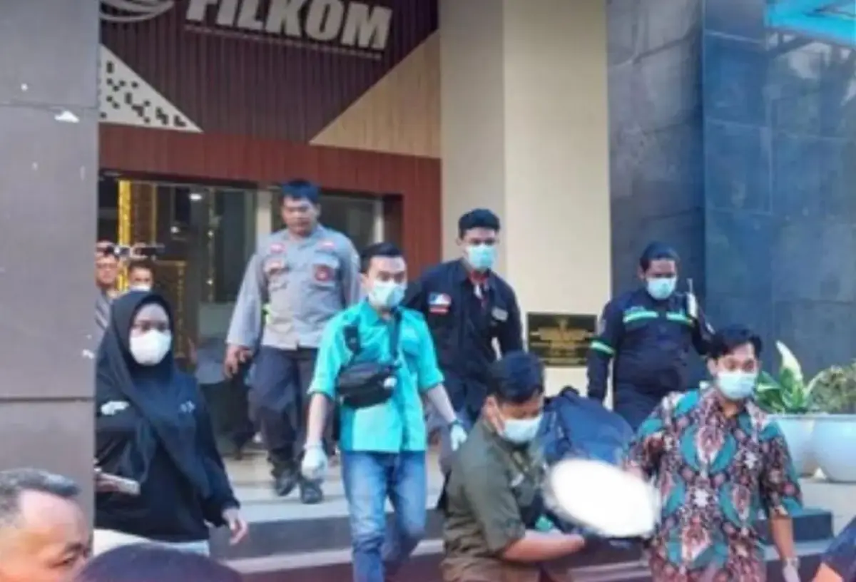 Motif perempuan loncat dari lantai gedung Filkom Universitas Brawijaya terungkap. (Sumber : instagram @malangrayanews)