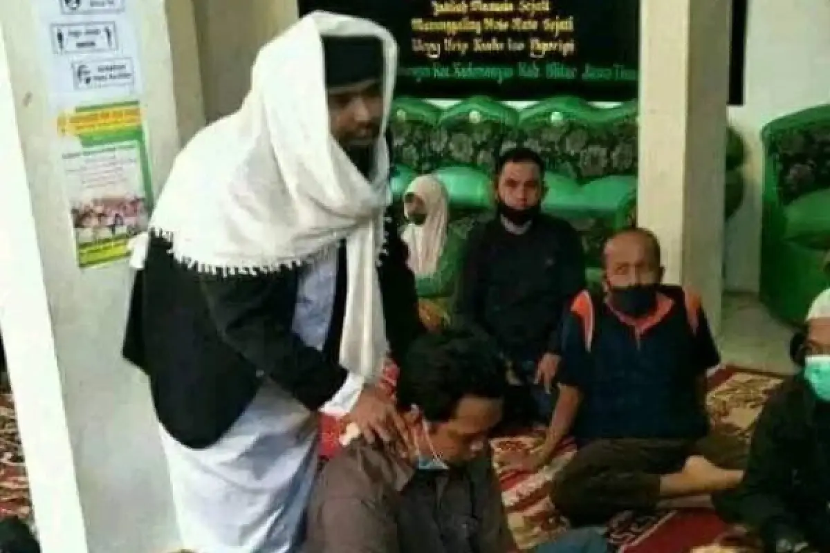 Keluarga sesalkan pengelola pondok Nuswantoro Samsudin Jadab tidak tahu Suwarti tiga hari meninggal di kamar mandi. (Sumber : Instagram/gussamsudinjadab)