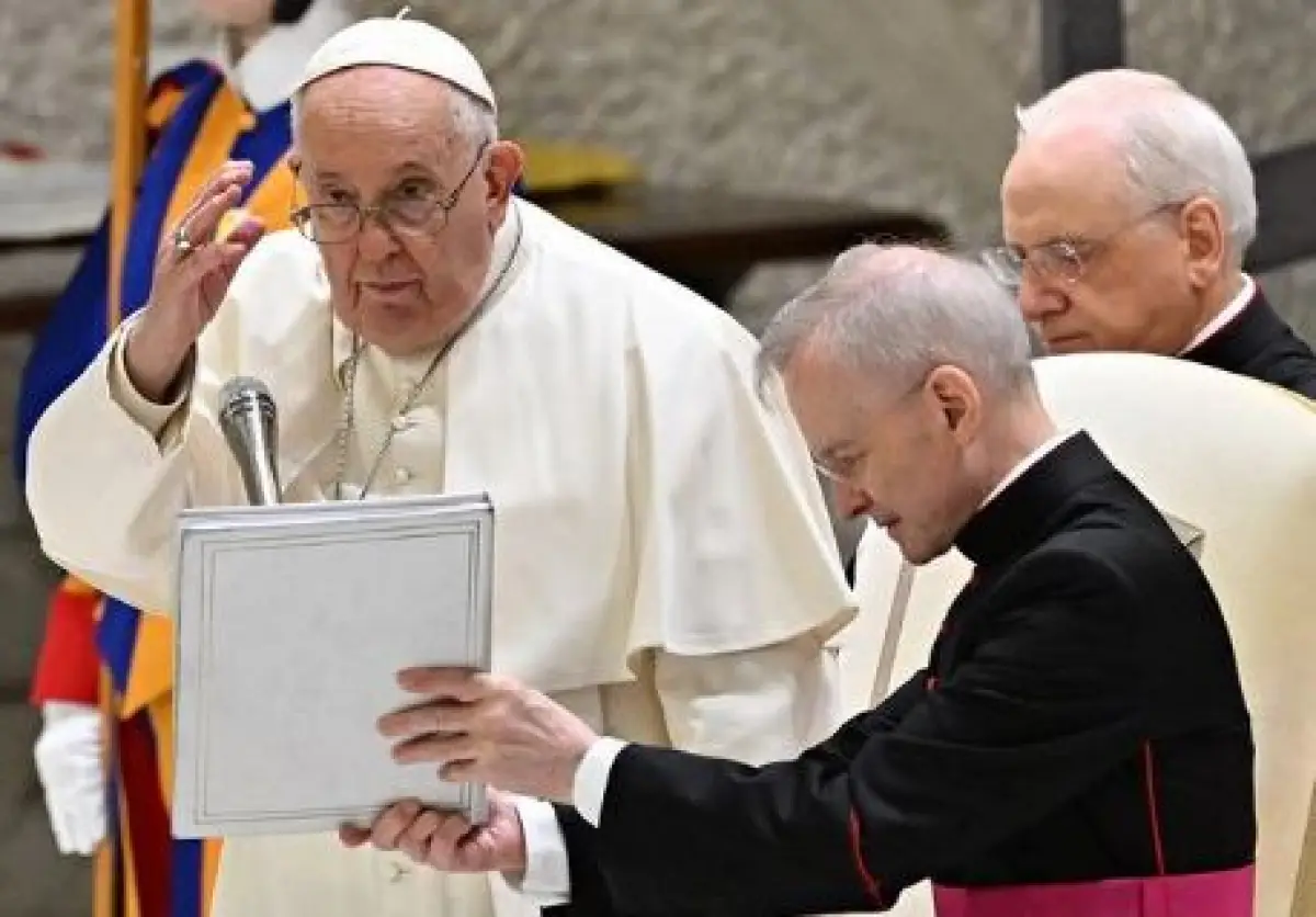Paus Fransiskus Setujui Permberkatan Pasangan Sesama Jenis Tapi Tegaskan Bukan Sakramen Perkawinan (Sumber : via ussfeeds/AFP)