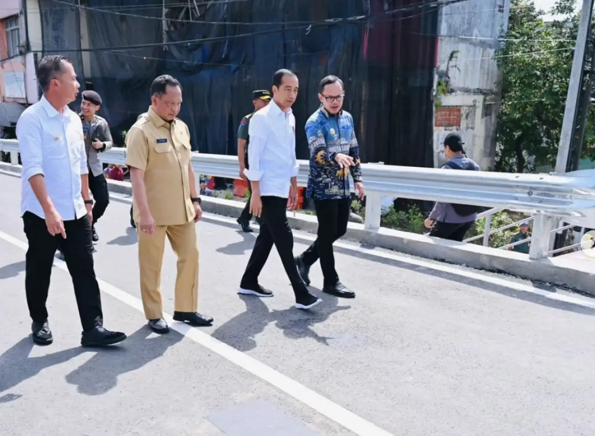 Presiden Jokowi resmikan Jembatan Otista (Sumber : Instagram/@jokowi)