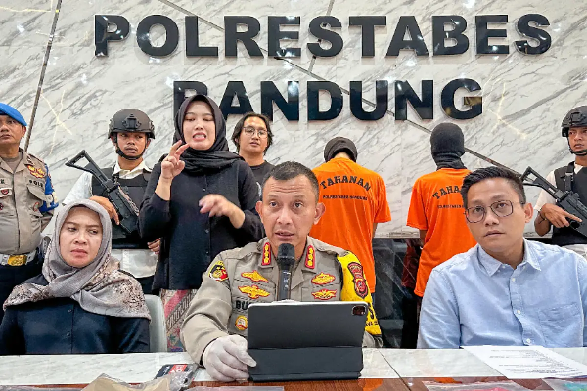 Kisah tragis siswi SD di Bandung yang menghilang dan ternyata dijual kepada 20 pria hidung belang melalui MiChat. (Sumber : Polrestabes Bandung)
