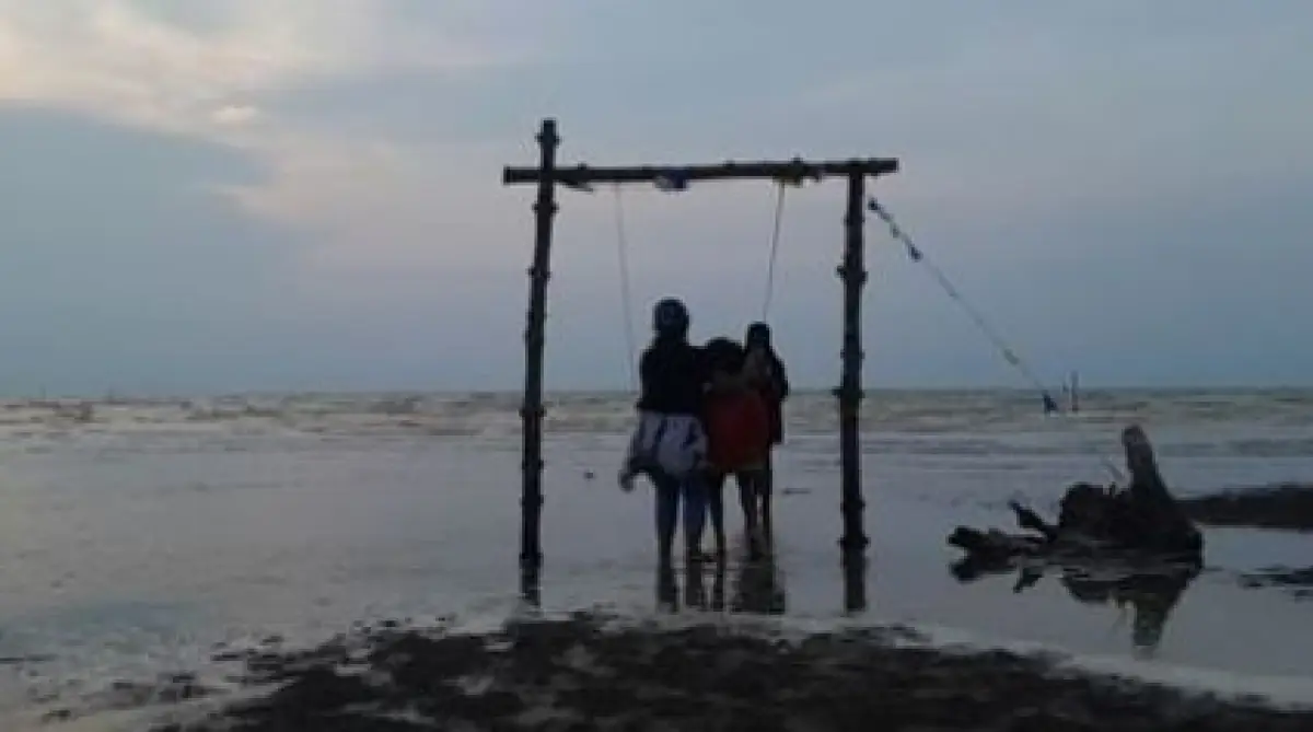 Wisata Baru di Demak, Temuan Pulau Arnavat Bisa Jadi Tempat Kemah Tepi Pantai (Sumber : instagram.com/demakhariini)