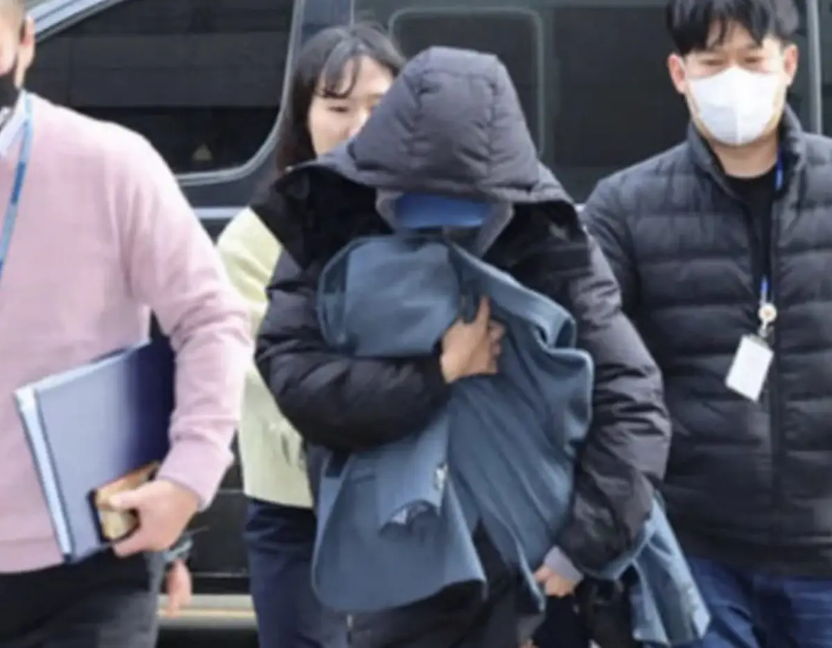 wanita yg diduga peras Lee Sunkyun diinterogasi (Sumber : instagram @panncafe)