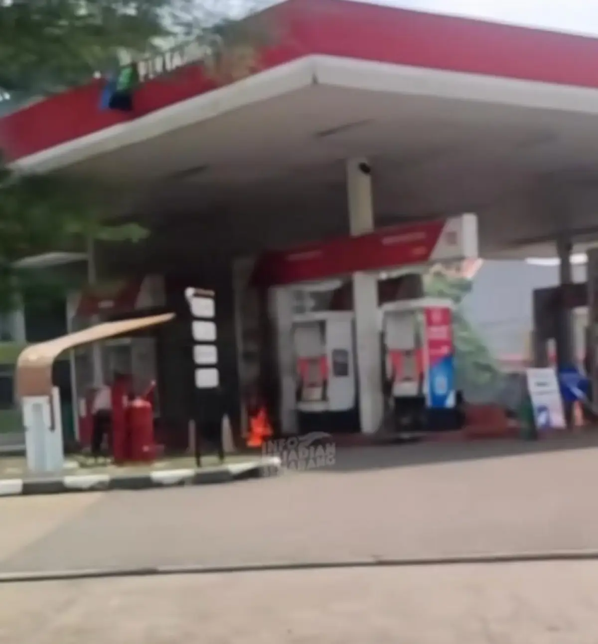 penampakan SPBU Undip saat meledak (Sumber : instagram @infokejadian_semarang)