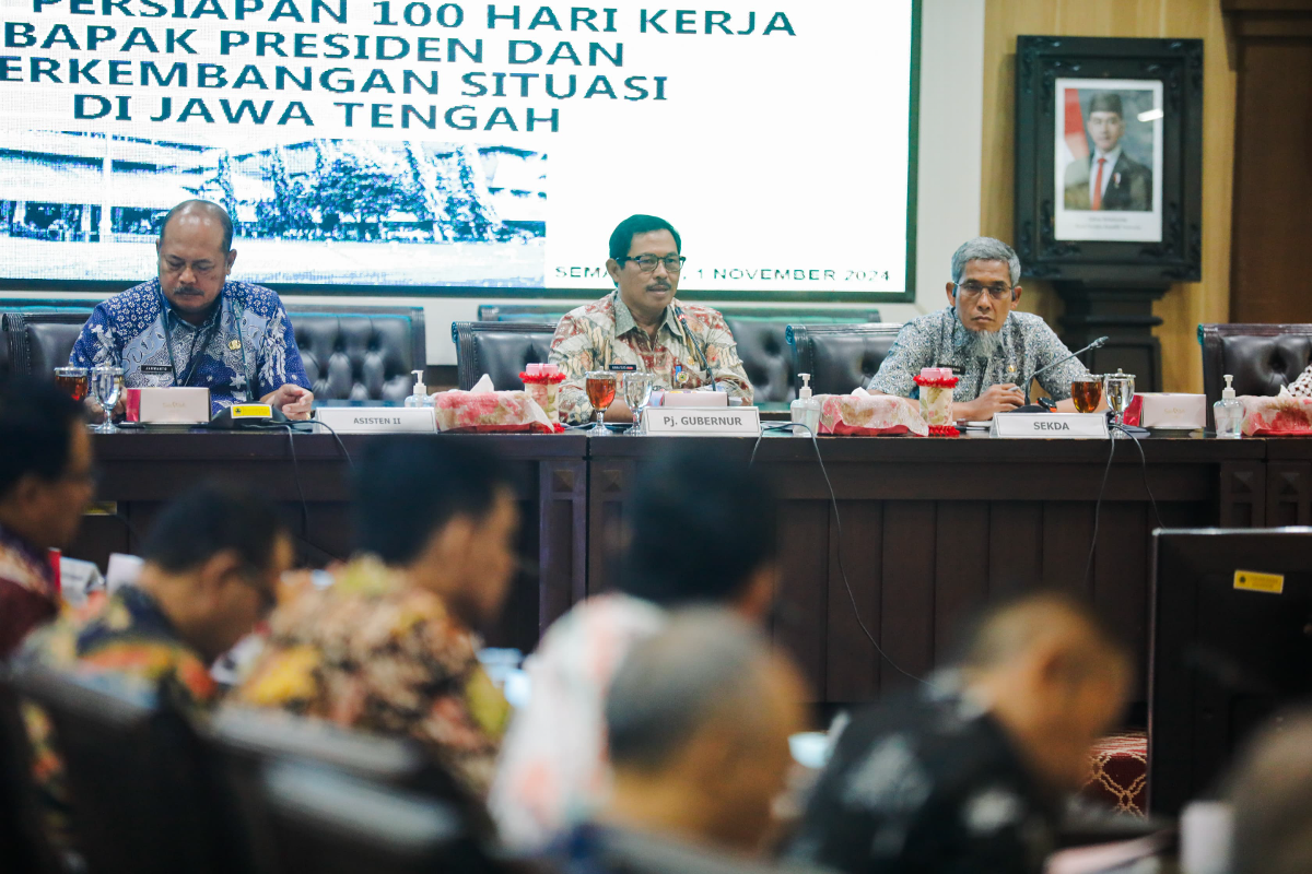 Rapat persiapan program 100 hari kerja Presiden. (Sumber:  | Foto: Sakti)