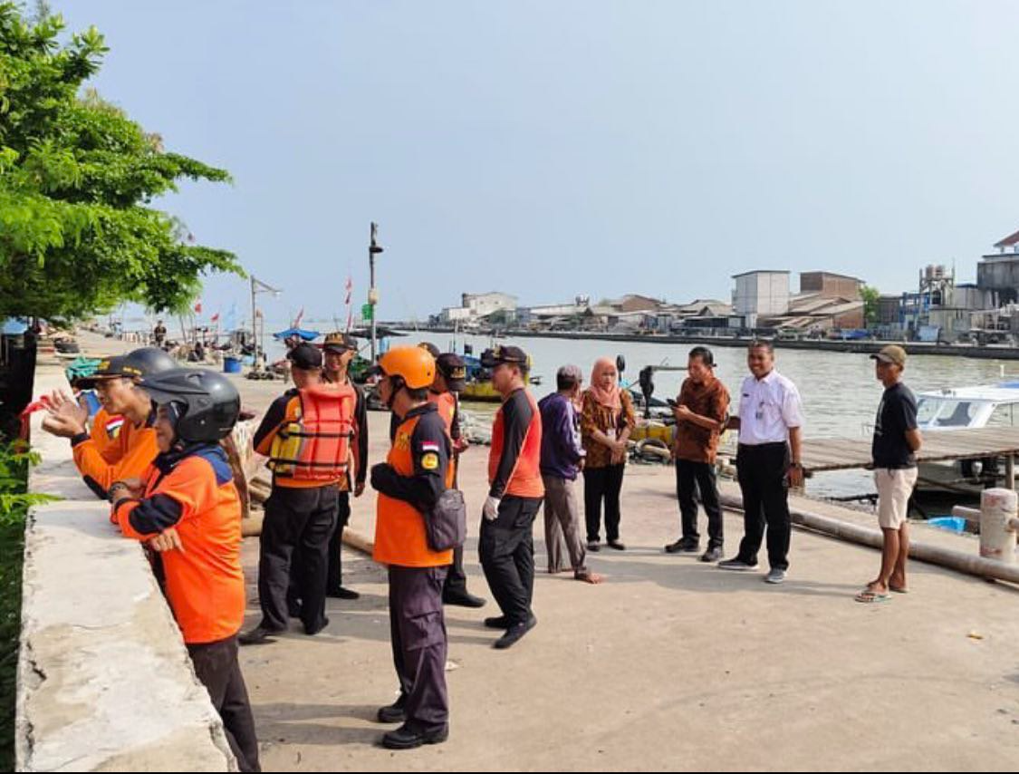 ditemukan mayat seorang nelayan di pesisir Sayung, Demak (Sumber: instagram @infokejadian_semarang | Foto: infosemarang.com )