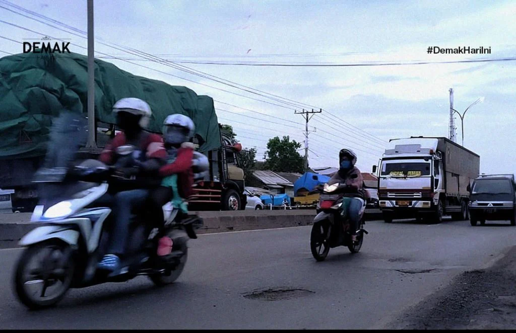 Ilustrasi Jalan Pantura Demak (Sumber: instagram  | Foto: demakhariini)