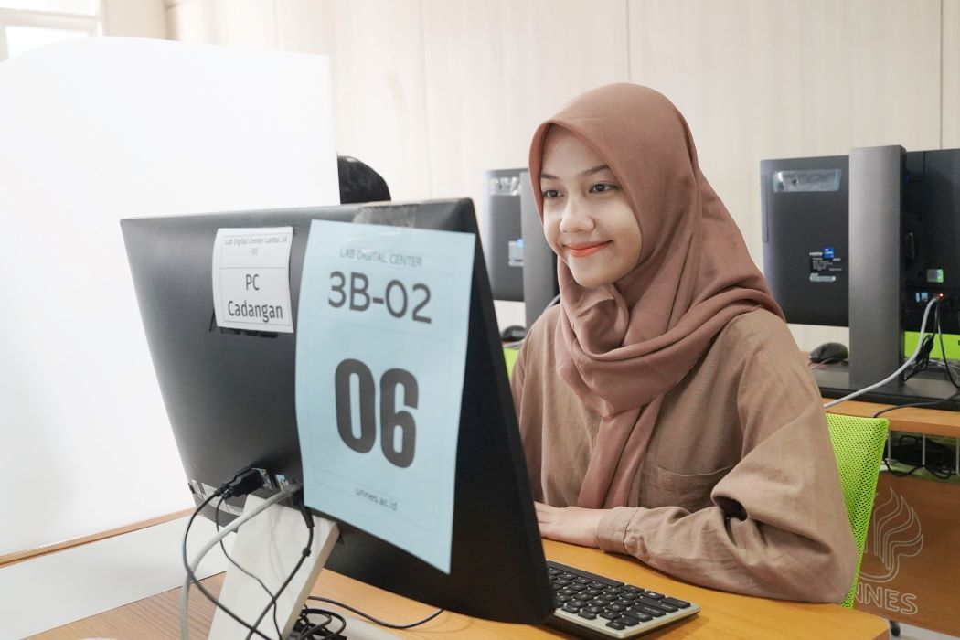 Pelaksanaan UTBK di Unnes. (Sumber: | Foto: Sakti Setiawan)