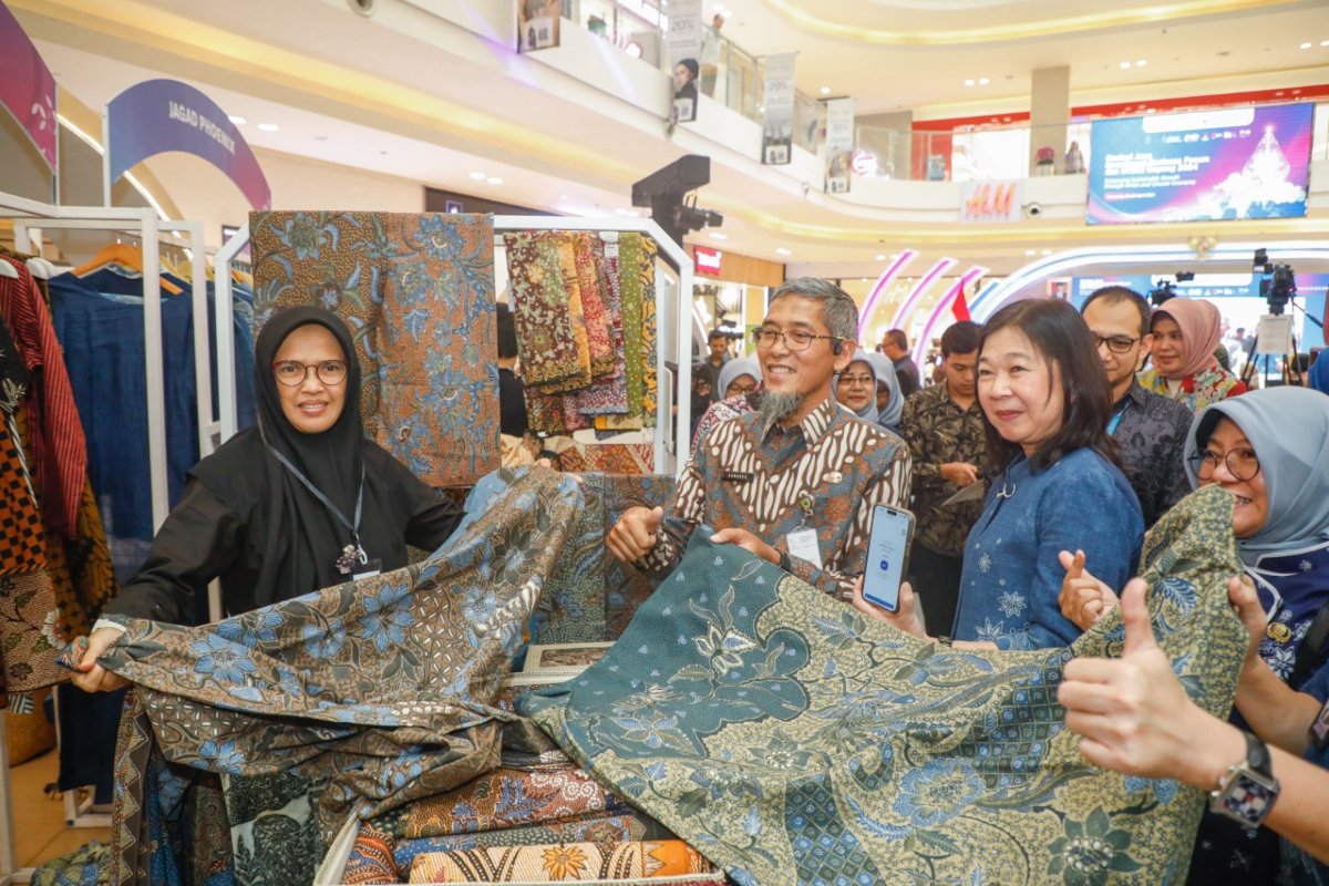 Central Java Investment Business Forum (CJIBF) dan UMKM Gayeng di Mal Paragon, Kota Semarang. (Sumber:  | Foto: Sakti Setiawan.)