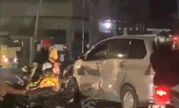 Kecelakaan balap liar di perempatan Milo Jalan Dr Cipto, Kota Semarang, Sabtu 10 Februari 2024 dini hari. (Sumber: @kejadiansmg - InfoSemarang.com)