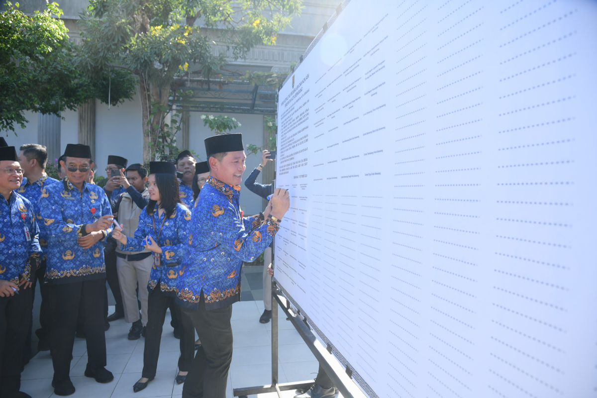 ASN dan Non ASN Pemerintah Kota Semarang mengikrarkan komitmen untuk menjaga netralitas. (Sumber:  | Foto: Sakti)