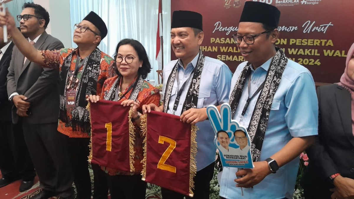 Calon Wali Kota Semarang Nomor Urut 1 pasangan Agustin-Iswar dan Nomor Urut 2 Yoyok-Joko Santoso. 
 (Sumber:  | Foto: Sakti)