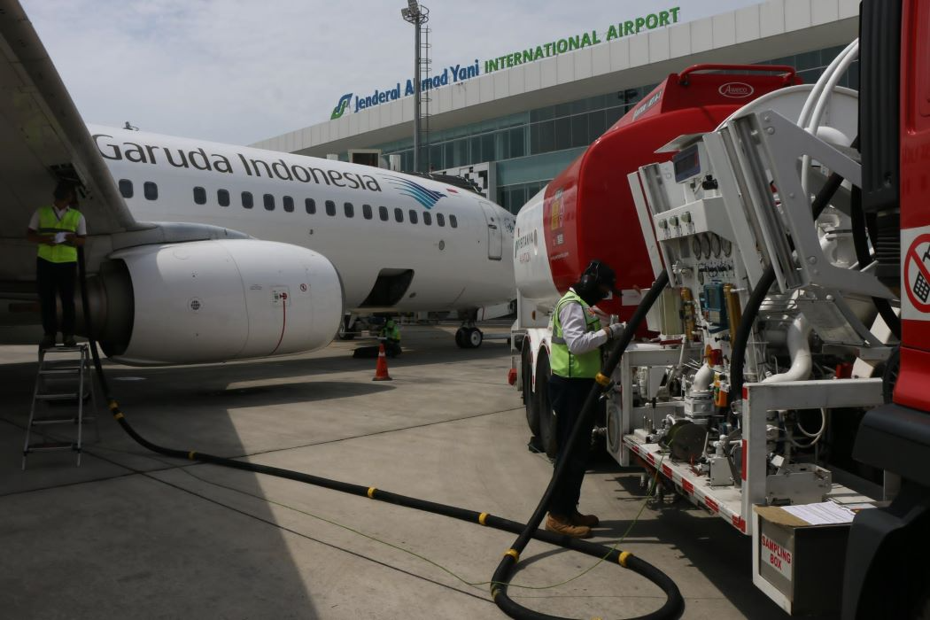 Pengisian avtur di Bandara A Yani Semarang. (Sumber: | Foto: sakti)