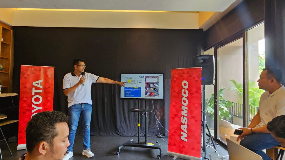 Manajemen Nasmoco saat jumpa pers persiapan GIIAS 2024 di Semarang.
(Sumber: | Foto: Sakti)