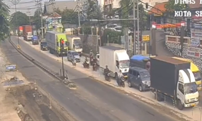 Perbaikan Jalan Walisongo, waspada jalan macet, Jumat 16 Februari 2024. (Sumber: @rasikausa)