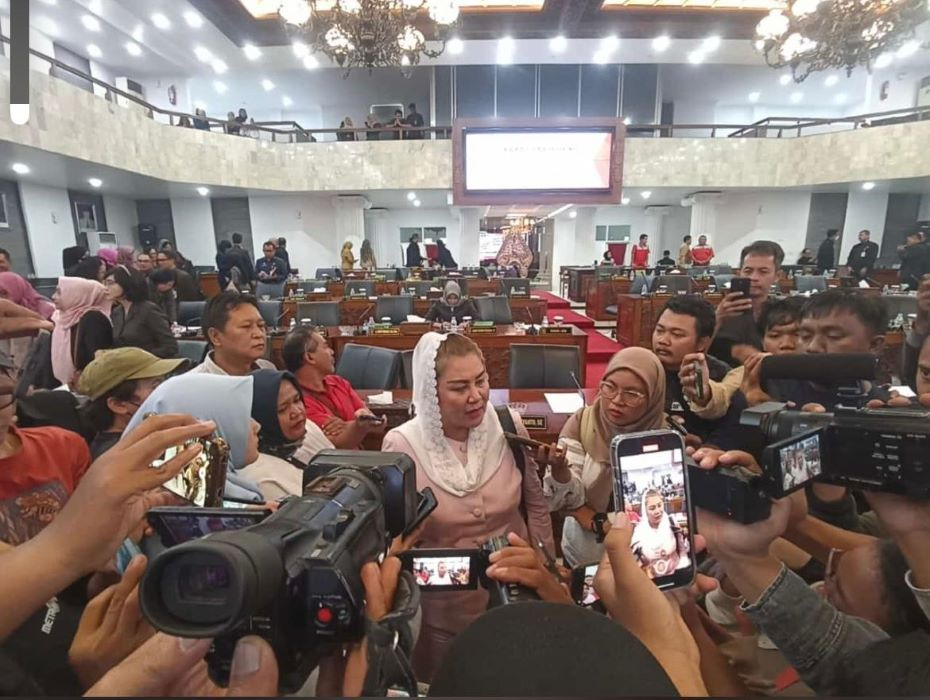 Mbak Ita saat menghadiri Rapat Paripurna DPRD Kota Semarang, Senin 22 Juli 2024. (Sumber: | Foto: sakti)