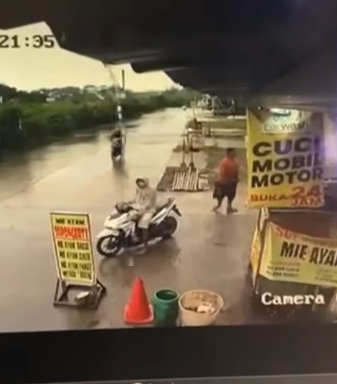 dua pencuri HP dan 10 porsi mie ayam di Ngaliyan (Sumber: instagram | Foto: @kejadiansmg)