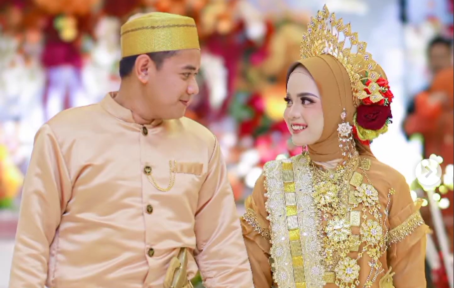 Putri Isnari jebolan Dangdut Academy yang terima uang panai Rp2 miliar dari Muhammad Abdul Azis Alwi. (Sumber: @m.nurjamila - InfoSemarang.com)