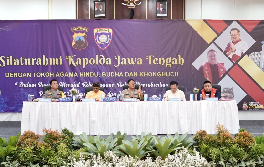 Kapolda Jateng  Irjen Pol Ribut Hari Wibowo menggelar silaturahmi dengan tokoh agama Hindu, Buddha, dan Khonghucu. (Sumber:  | Foto: Sakti)