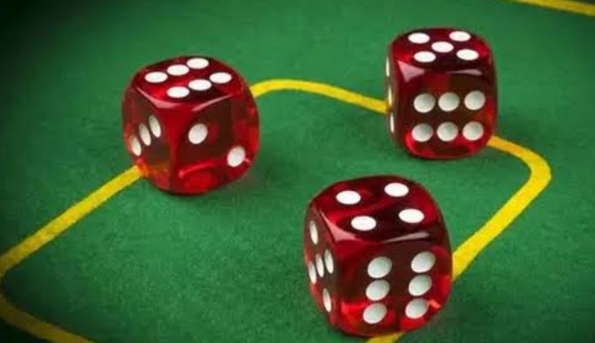 Ilustrasi Judi Dadu (Sumber: Freepik.com | Foto: Freepik.com)