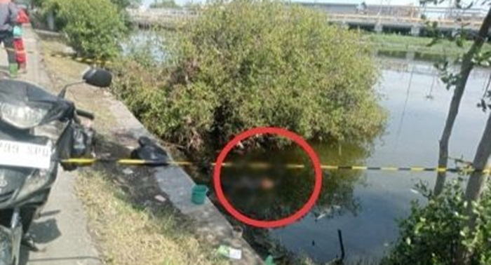 Pria ditemukan tewas di tambak Jalan Yos Sudarso, Terboyo Kulon, Genuk. (Sumber: @infokejadian_genuk)