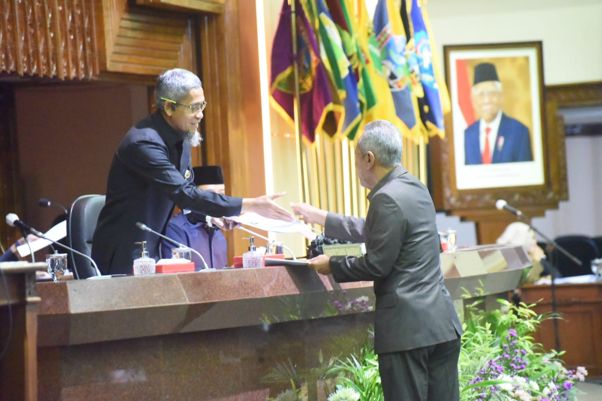 Sekretaris Daerah (Sekda) Jateng, Sumarno di Gedung DPRD Jateng, Senin 10 Juni 2024.
(Sumber: | Foto: Sakti.)