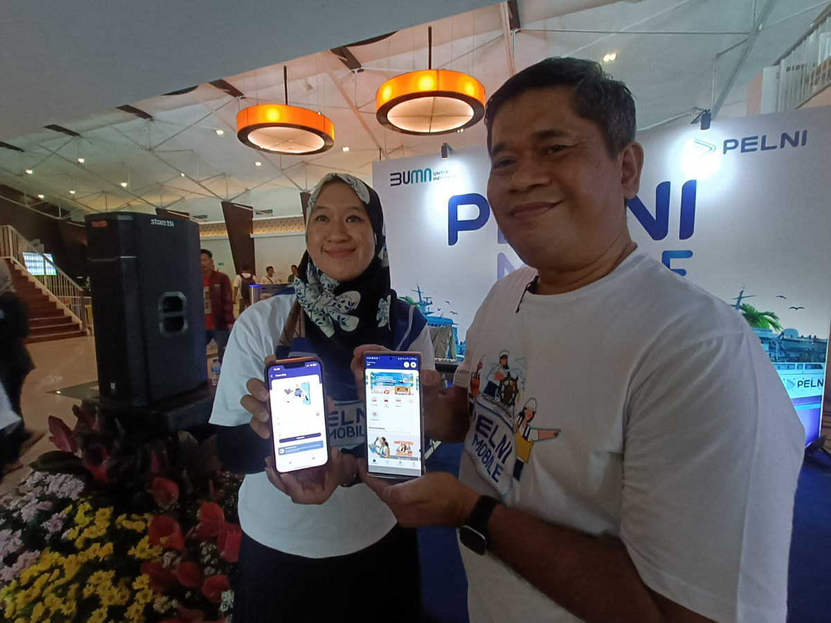 PELNI mobile diperkenalkan kepada penumpang kapal di Pelabuhan Tanjung Emas Semarang, Minggu 15 Desember 2024. (Sumber:  | Foto: Sakti)