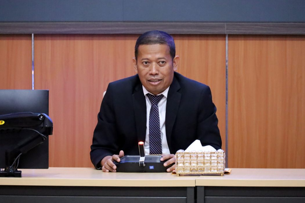 Rektor Undip Prof Dr Suharnomo. (Sumber: | Foto: dok )