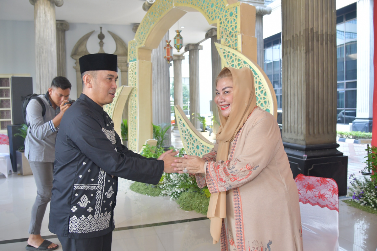 Open house digelar Wali Kota Semarang, Hevearita Gunaryanti Rahayu usai pelaksanaan Sholat Idul Fitri. (Sumber: | Foto: Sakti Setiawan)