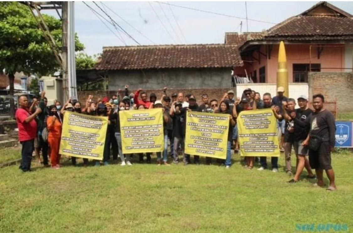 pedagang kuliner daging anjing Soloraya kumpul di Klaten ingin solusi usahanya mandeg (Sumber: Instagram  | Foto: @soloinfo)