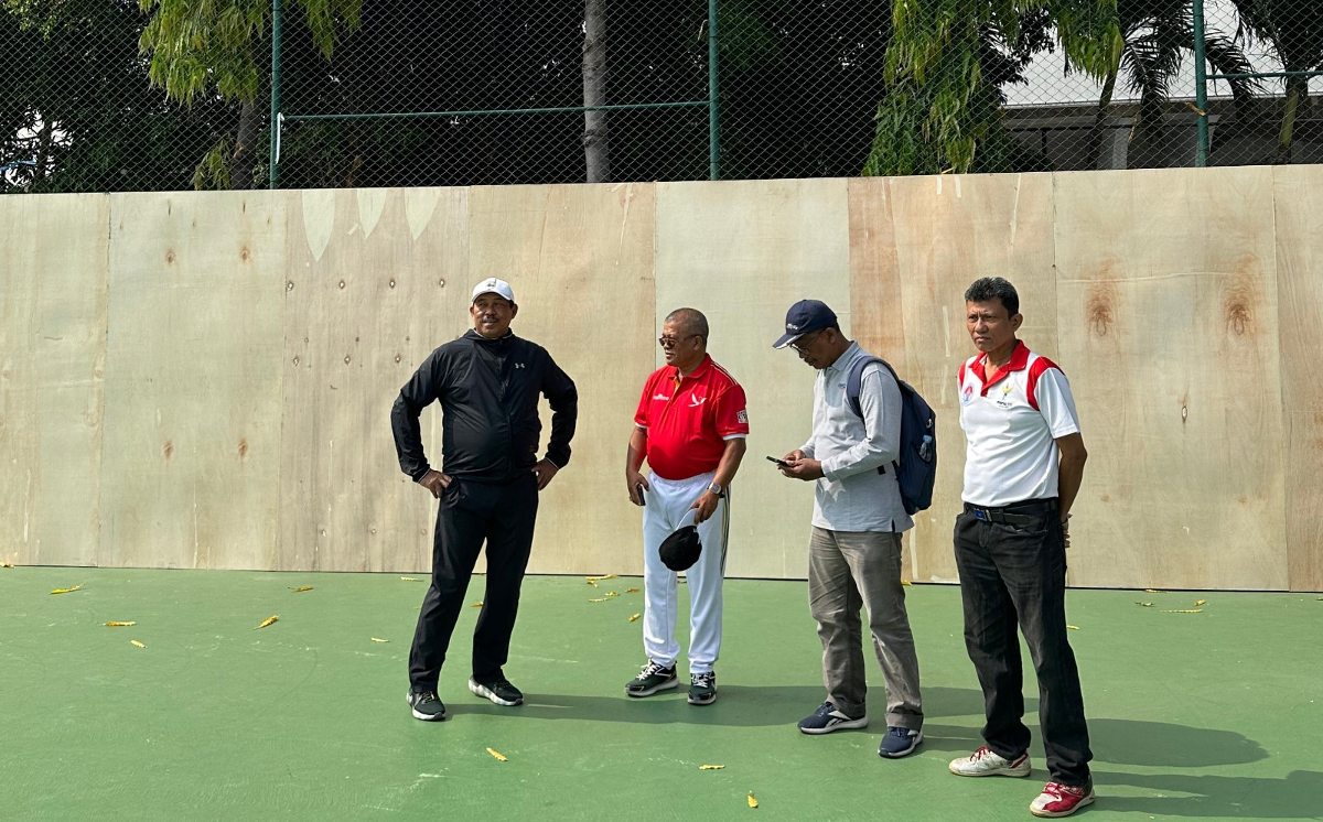 Pj Gubernur Jawa Tengah, Nana Sudjana mengecek kesiapan akhir venue Perparnas XVII Solo.
(Sumber: | Foto: Sakti)