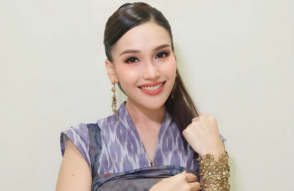 Viral foto lamaran diduga Ayu Ting Ting dan Lettu Inf Muhammad Fardana, Selasa 6 Februari 2024. (Sumber: @ayutingting92 - InfoSemarang.com)