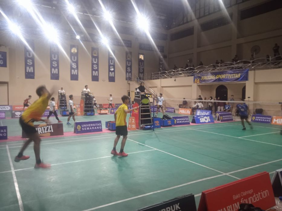 Kejuaraan Bulu Tangkis Antarkelurahan Se-Kota Semarang. (Sumber:  | Foto: Sakti Setiawan.)