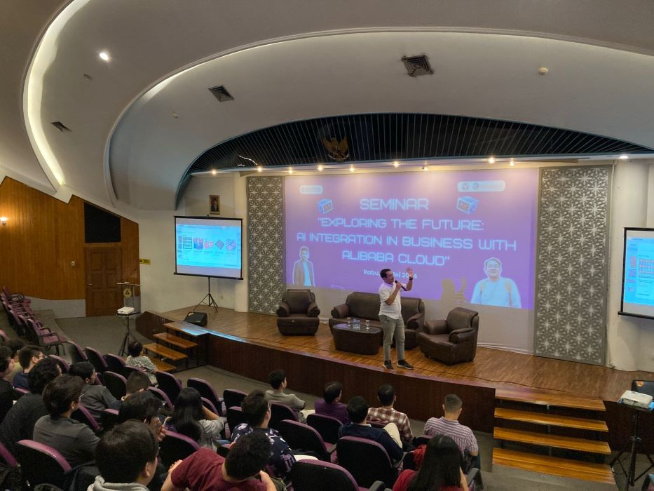 Seminar bertajuk "AI dalam Dunia Bisnis"  di SCU Semarang. (Sumber:  | Foto: Sakti Setiawan.)