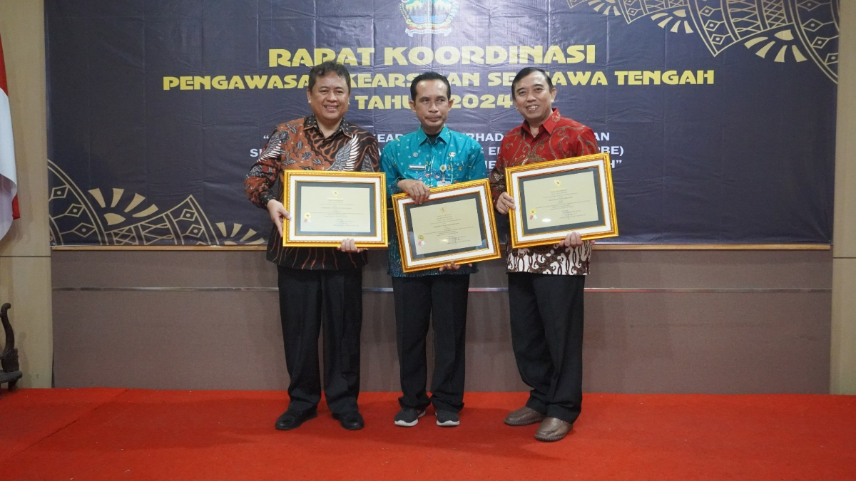 Pemkot Semarang meraih penghargaan peringkat 1 Pengawasan Kearsipan Tingkat Jateng 2024. (Sumber:  | Foto: dok Humas Pemkot Semarang.)