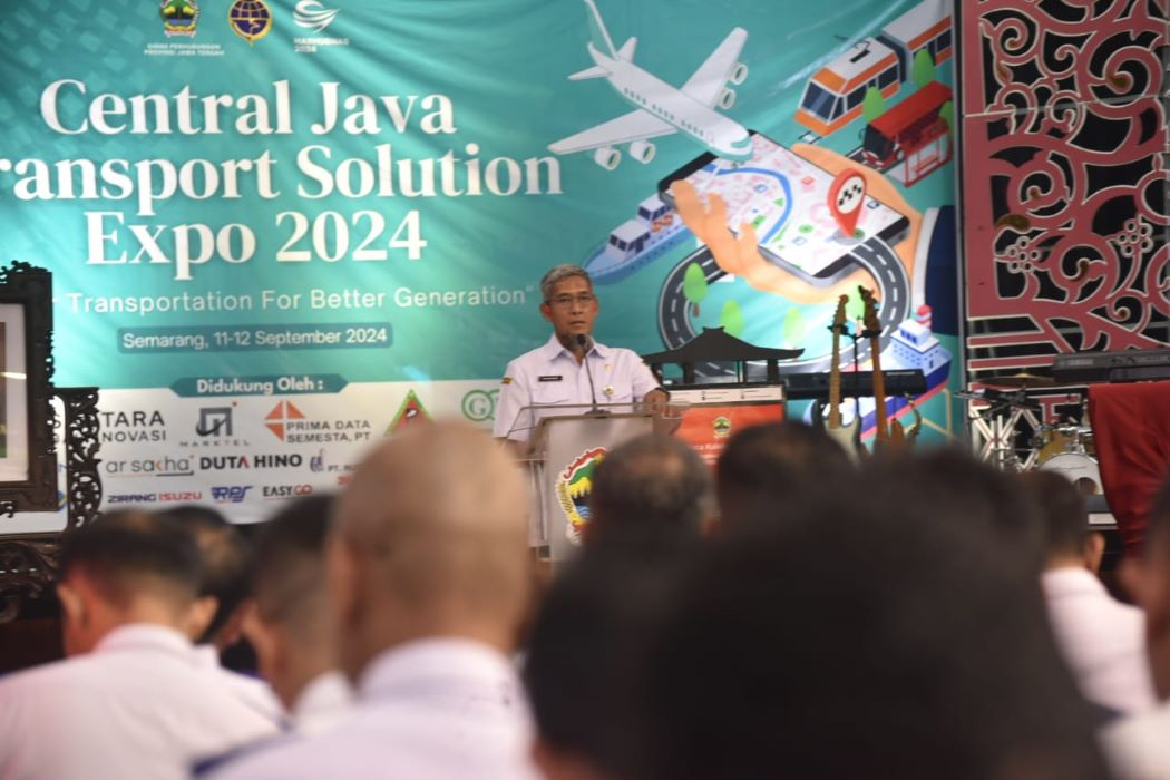 Sekda Jateng, Sumarno membuka acara 'Central Java Transport Solution Expo 2024', Rabu, 11 September 2024. (Sumber:  | Foto: dok)