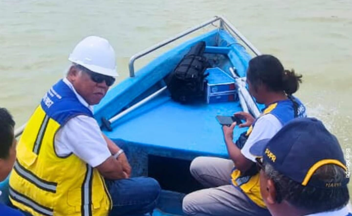 Menteri PUPR Basuki Hadimuljono sidak banjir di Karanganyar, Demak, Senin 12 Februari 2024. (Sumber: @kemenpupr - InfoSemarang.com)