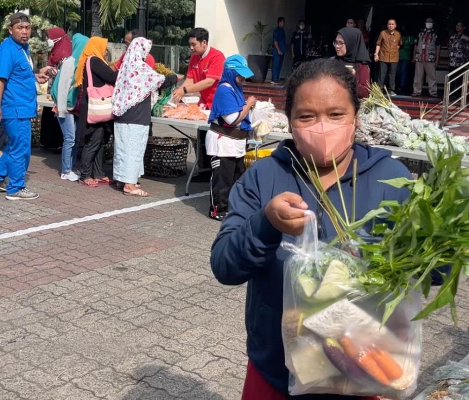 Program sayuran gratis digelar setiap Rabu sepanjang  Ramadan di Kantor Pusat Bank Jateng Jl Pemuda Semarang. (Sumber:  | Foto: dok Bank Jateng.)