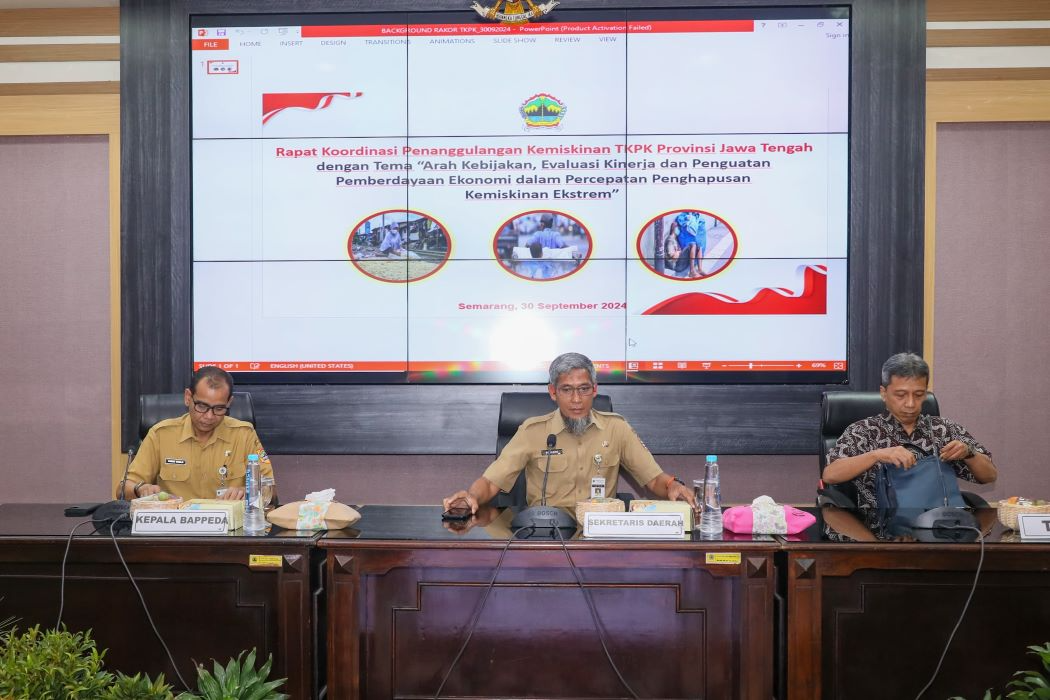 Sekda Jateng Sumarno saat membuka Rapat Koordinasi Penanggulangan Kemiskinan. (Sumber:  | Foto: Sakti)